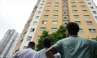 Nhiều vụ tai nạn do từ các lô gia, cửa sổ chung cư (Ảnh minh họa)