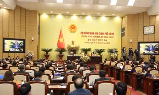 Quang cảnh phiên chất vấn sáng 9/12