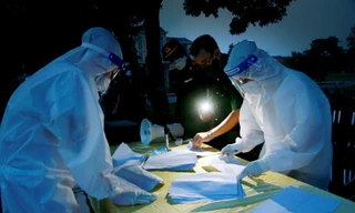 Vĩnh Phúc đón công dân từ tỉnh khác về khu cách ly. Ảnh Trà Hương