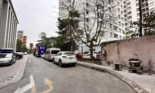 Hà Nội: Đường cong lách giữa 2 tòa nhà thu hồi phần lớn diện tích sân chơi chung cư