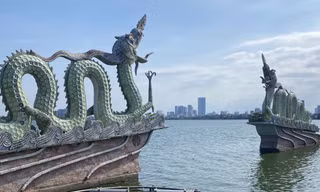 Nguyên nhân xuất hiện cá chết tại hồ Tây gây mùi khó chịu