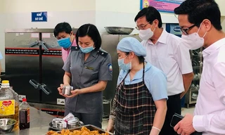 Kiểm tra đột xuất cơ sở ăn uống ở Hà Nội, 25 cơ sở không đạt