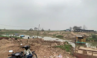 Hà Nội: 5.000m3 phế thải đang 'bức tử' sông Hồng đã được thu dọn