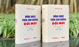 Giới thiệu 2 tập bộ sách 'Vững bước trên con đường đổi mới'