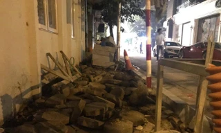 Hành tung bí ẩn của hàng vạn m2 gạch vỉa hè Hà Nội: Gạch block cũ 'đẩy' về đâu?