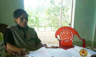 Bác nông dân giúp trò nghèo đậu trường chuyên, ĐH