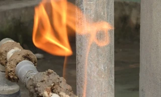 Khoan giếng, được lửa: Mỏ khí metan trữ lượng nhỏ