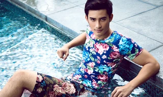 'Nam vương châu Á 2012' phong độ, lịch lãm với áo hoa