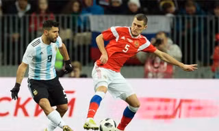 Aguero ghi bàn duy nhất cho Argentina. Ảnh: Reuters