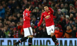 Lingard lập cú đúp cứu Man Utd thoát thua Burnley.