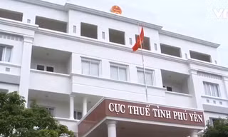 Một nữ đại gia bị tạm hoãn xuất cảnh 