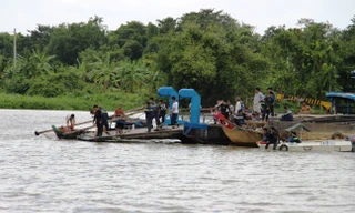 Hiện trường vụ sà lan tông chìm tàu cát làm 2 mẹ con tử vong.