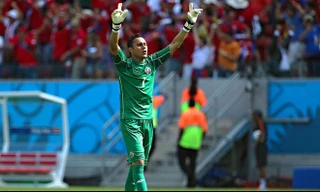 Thủ thành Costa Rica được 'thưởng'... một sân vận động