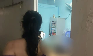 Qua rủ đi cà phê, tá hỏa phát hiện bạn chết treo cổ trong phòng