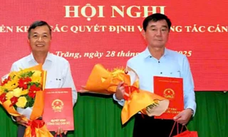 17 cán bộ thuộc diện Ban Thường vụ Tỉnh ủy Sóc Trăng quản lý nghỉ hưu trước tuổi