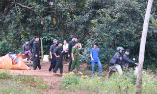 Công an khám nghiệm hiện trường vụ nổ súng ngày 23/10/2016