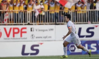 Clip: Xuân Trường 'nã đại bác' tung lưới CLB Hà Nội