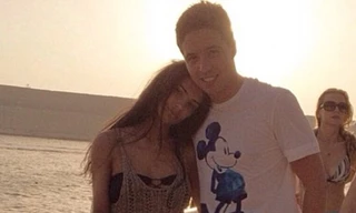 Nasri du hí cùng bạn gái và không quan tâm tới những gì diễn ra tại ĐT Pháp.