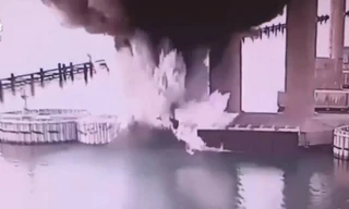 Ukraine tuyên bố tấn công cầu Crimea bằng 1.100 kg thuốc nổ