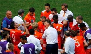 HLV Van Gaal bất ngờ ‘dìm hàng’ Hà Lan trước đại chiến