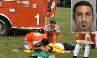 Nỗ lực cứu chữa cho trọng tài John Bieniewicz - thủ phạm gây ra thảm kịch sân cỏ: Baseel Abdul-Amir Saad (ảnh nhỏ) - Ảnh: nydailynews