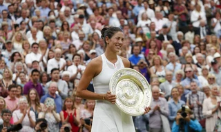 Garbine Muguruza lần đầu vô địch Wimbledon