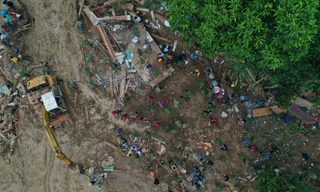 Nhìn từ trên cao hiện trường vụ lở núi kinh hoàng ở Trà Leng