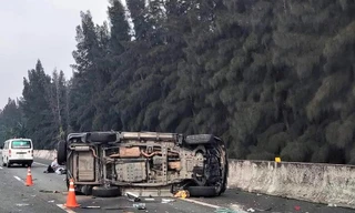 Xe chở Phó Chủ tịch TPHCM gặp tai nạn trên cao tốc, 3 người bị thương