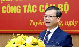 Tuyên Quang công bố các quyết định về sắp xếp tổ chức bộ máy và công tác cán bộ 