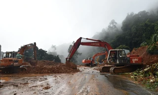 5 người tử vong, hàng trăm ngôi nhà bị hư hỏng vì mưa lũ, sạt lở