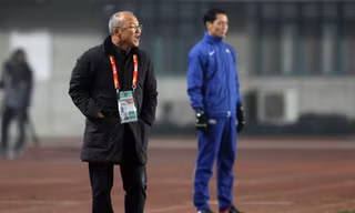 HLV Park Hang-seo: 'Vui sao nước mắt lại trào'