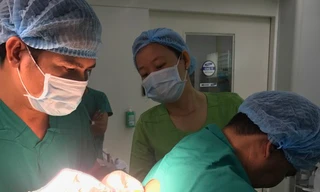 Người đàn ông ngủ ngồi suốt 4 năm ở Cần Thơ