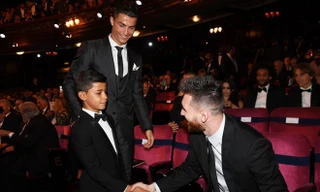 Ronaldo cấm tiệt người nhà nhắc đến... Messi