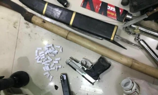 Lạnh người với 'kho' vũ khí trong nhà kẻ bán ma túy ở Thanh Hóa