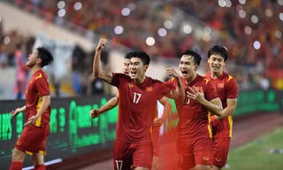 Người dân Thái Bình xuống đường ăn mừng chiến thắng của đội tuyển U23 Việt Nam. Ảnh: Hoàng Long