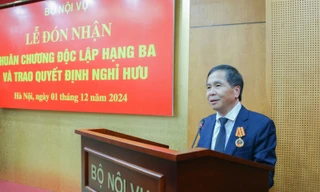 Thứ trưởng Bộ Nội vụ và một trung tướng quân đội nghỉ hưu