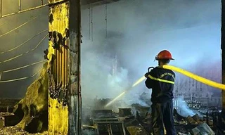 Phòng trà ở Nghệ An phát hỏa trong đêm, 6 người tử vong