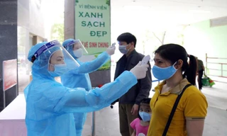 Bộ trưởng Bộ Y tế Nguyễn Thanh Long trình đề xuất của Chính phủ tại Quốc hội ảnh: Như Ý