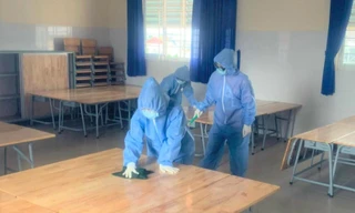 Chuẩn bị khu vực cách ly cho người dân ở Bình Dương. Ảnh: H.C