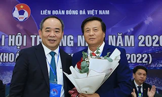 Ông Lê Văn Thành (phải) và Chủ tịch VFF Lê Khánh Hải