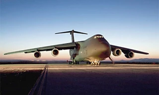 Mỹ đưa vận tải cơ C-5M Super Galaxy vào trực chiến
