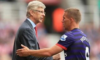  HLV Wenger đã tính tới phương án bán Podolski.