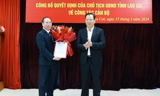Công bố quyết định của Chủ tịch tỉnh Lào Cai về công tác cán bộ