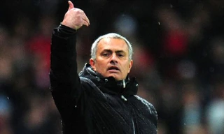 Mourinho phải phẫu thuật khẩn cấp