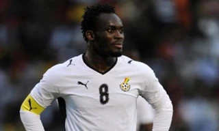 Dự World Cup, Essien từ bỏ chiếc áo số 8 vì sợ đen
