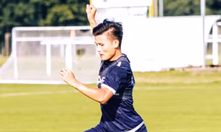 Quang Hải trên sân tập của Pau FCẢnh: Pau FC 