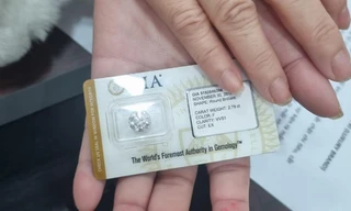 Những viên kim cương giá 4- 5 tỷ đồng ngóng khách