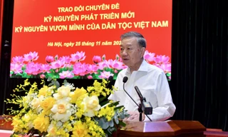 Tổng Bí thư Tô Lâm trao đổi chuyên đề về kỷ nguyên phát triển mới, kỷ nguyên vươn mình của dân tộc 