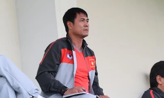 HLV Hữu Thắng tái ngộ U23 Việt Nam trên sân tập