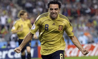 Xavi chia tay đội tuyển Tây Ban Nha ở tuổi 34.